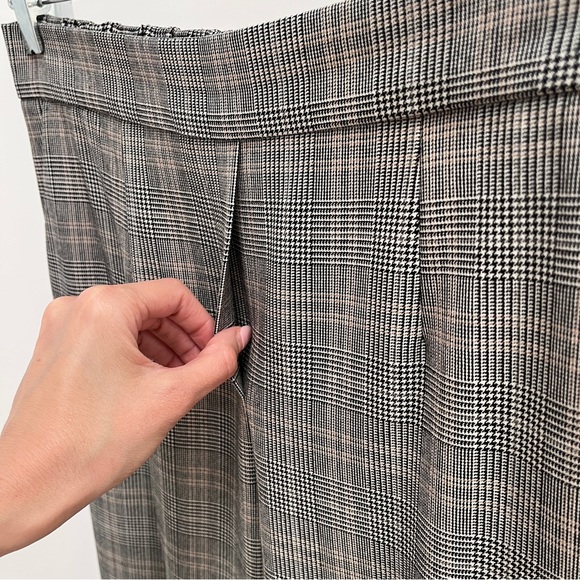 Aritzia Babaton Conan LG Glencheck black white plaid pant 8 pull-on pants - Picture 5 of 9